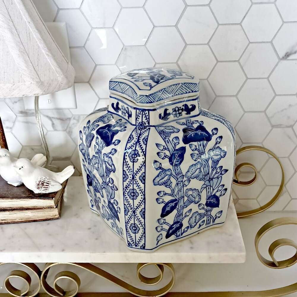NEW! CHINOISERIE COVERED GINGER JAR DECOR - Picture 2 of 4